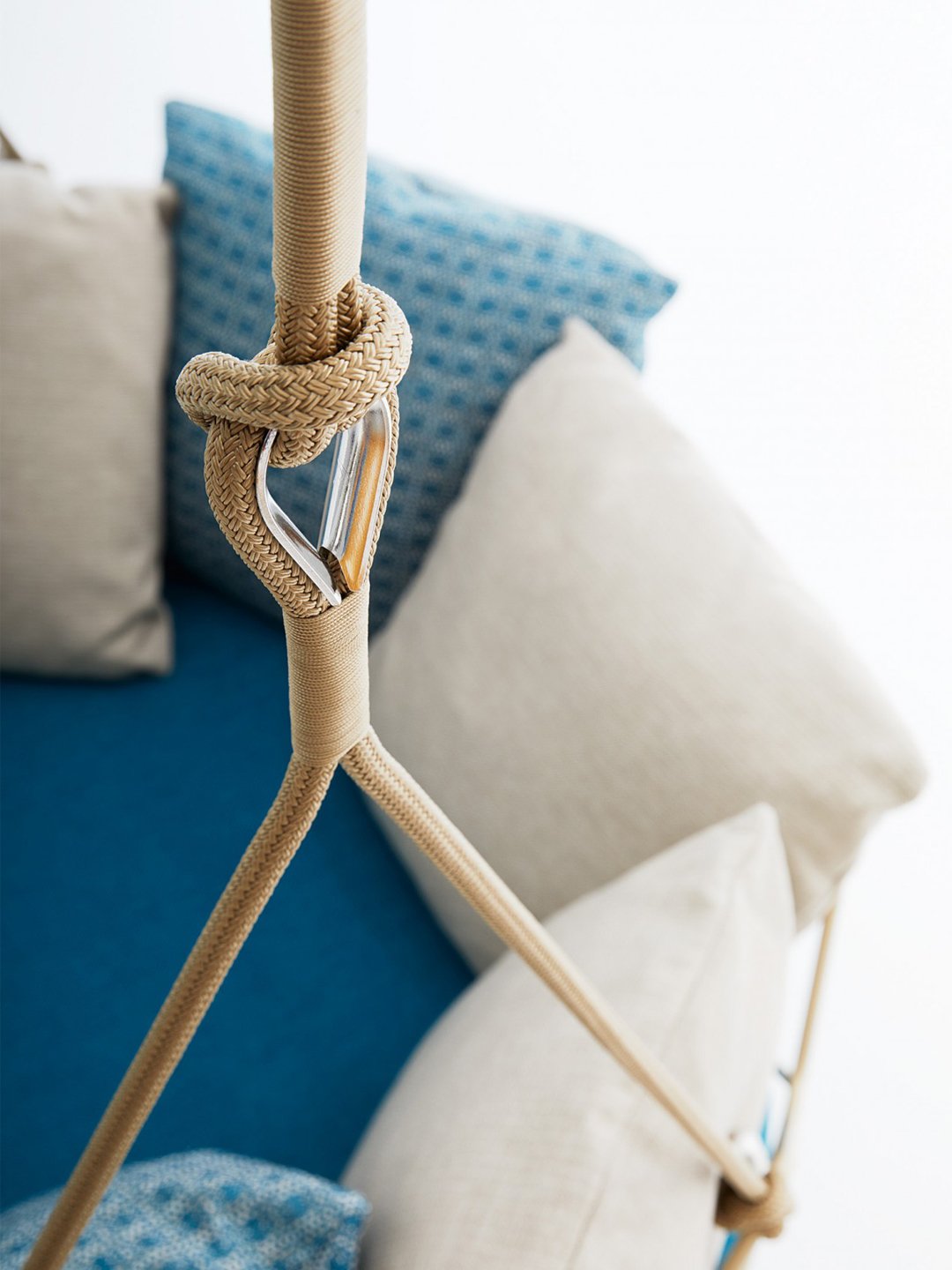 12_whitestudio_detail_image